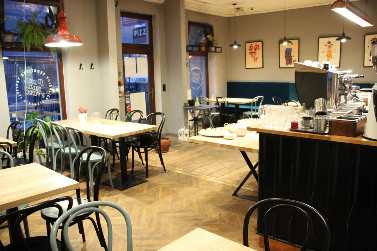 Blooms Inn - City Center Poznan By Friendly Apartments Exteriör bild