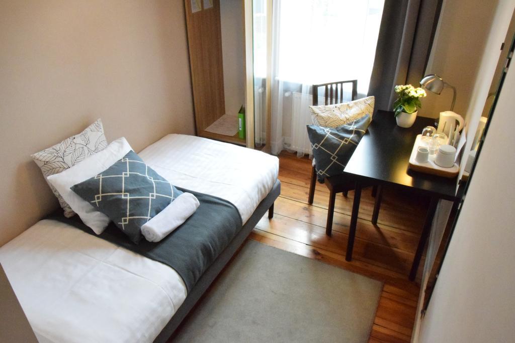 Blooms Inn - City Center Poznan By Friendly Apartments Exteriör bild