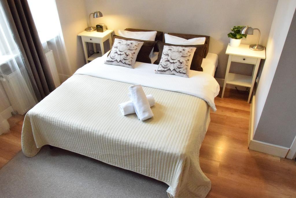 Blooms Inn - City Center Poznan By Friendly Apartments Exteriör bild