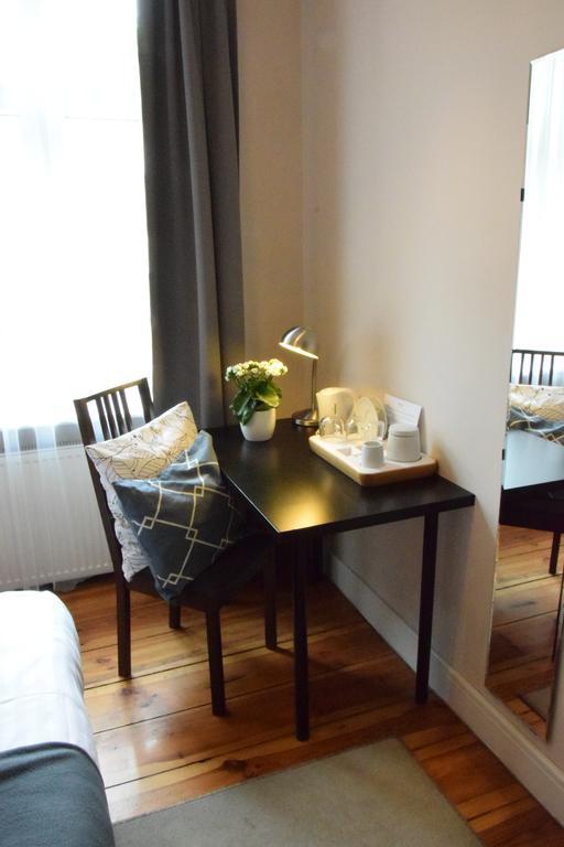 Blooms Inn - City Center Poznan By Friendly Apartments Exteriör bild