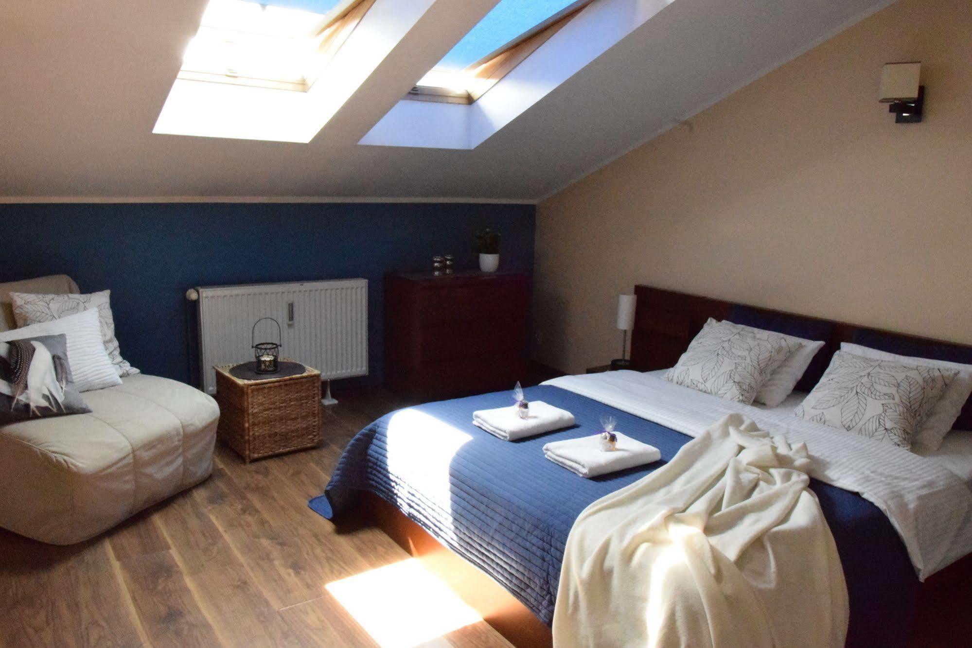 Blooms Inn - City Center Poznan By Friendly Apartments Exteriör bild