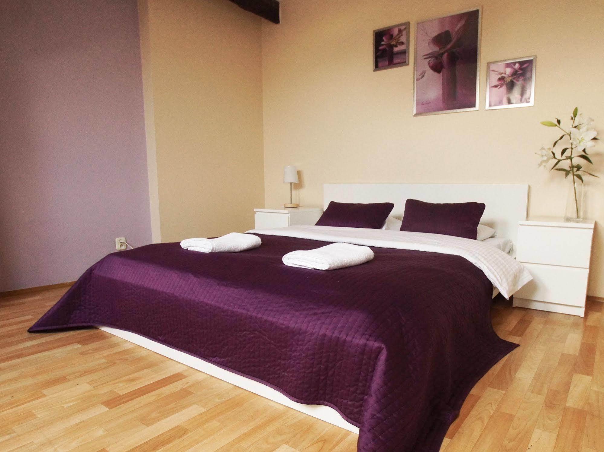 Blooms Inn - City Center Poznan By Friendly Apartments Exteriör bild